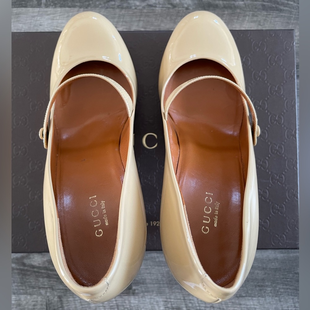 Gucci Tan Heels Sleek Design - Picture 10 of 16